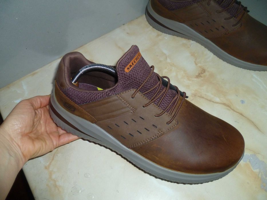 Skechers нови обувки №45