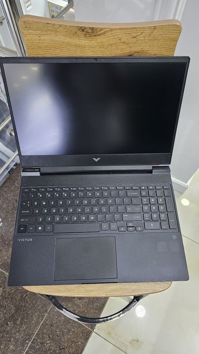 uzum M dan -40% arzoniga HP Victus seryozniy igravoy notebook