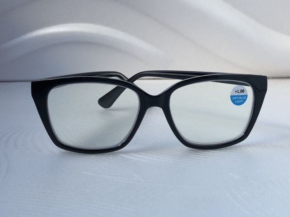 Модерни дамски диоптрични очила /+1.00 - +3.00 /