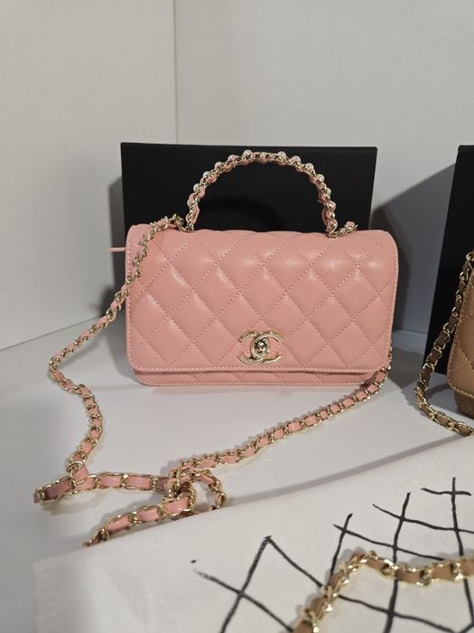 Налична чанта Chanel WOC розова