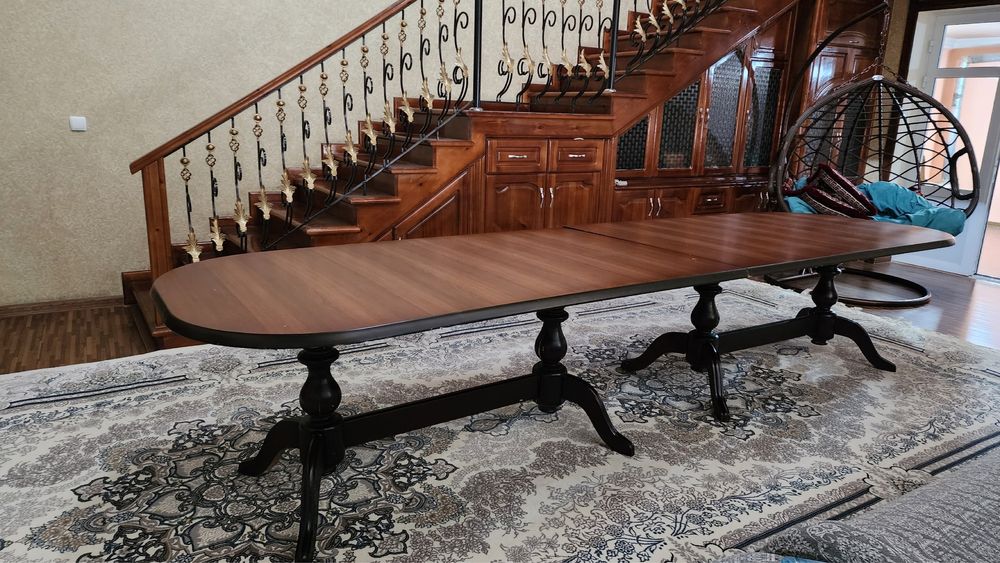 Стол в хорошем состаяние