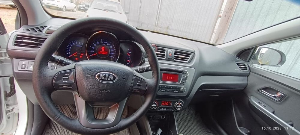 Продам машину Киа Рио