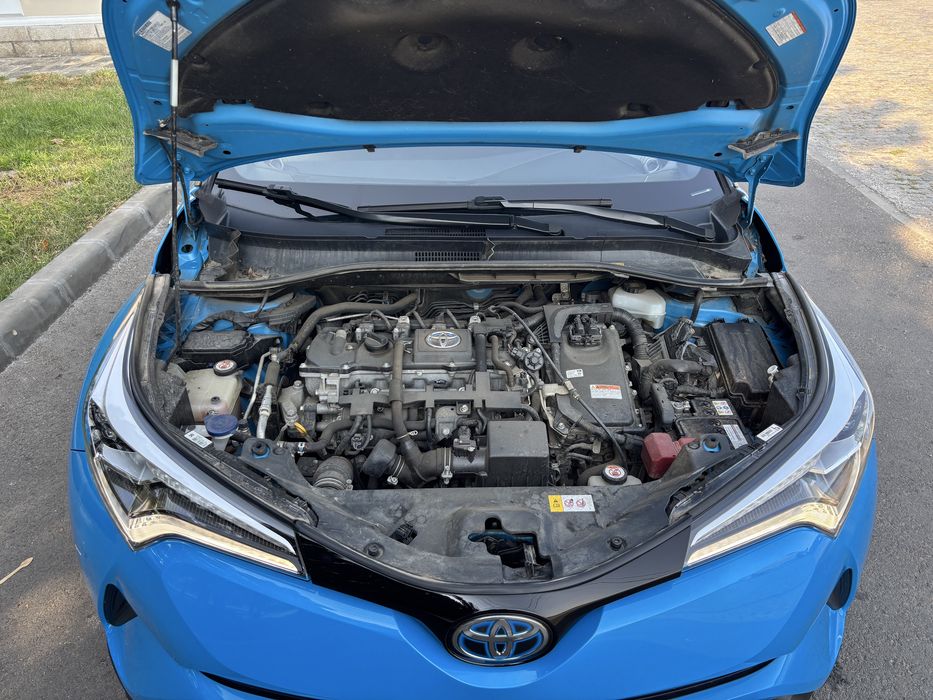13600€+TVA Toyota C-HR 1.8 Hybrid 118618km Garantie extinsa Toyota pana la 200.000km unic proprietar.