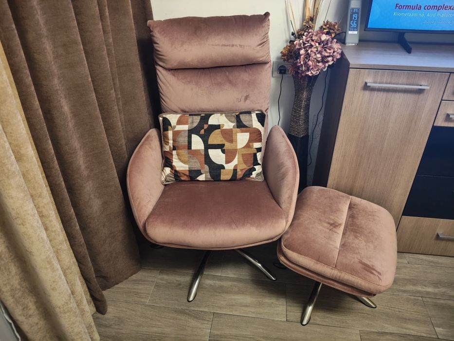 Fotoliu nou cu taburet pentru picioare