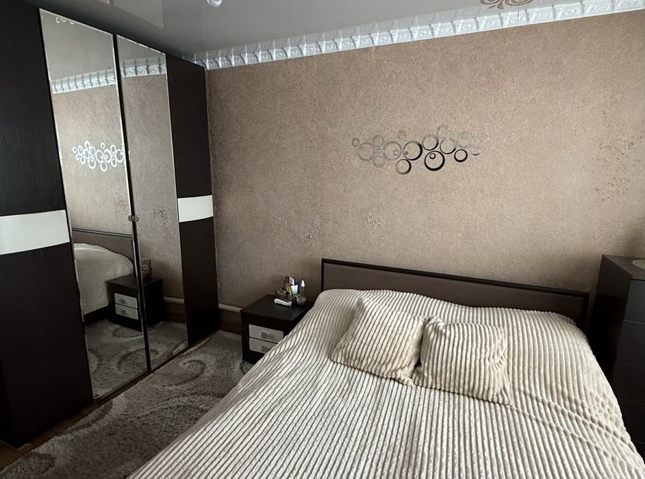 Продам спальный гарнитур