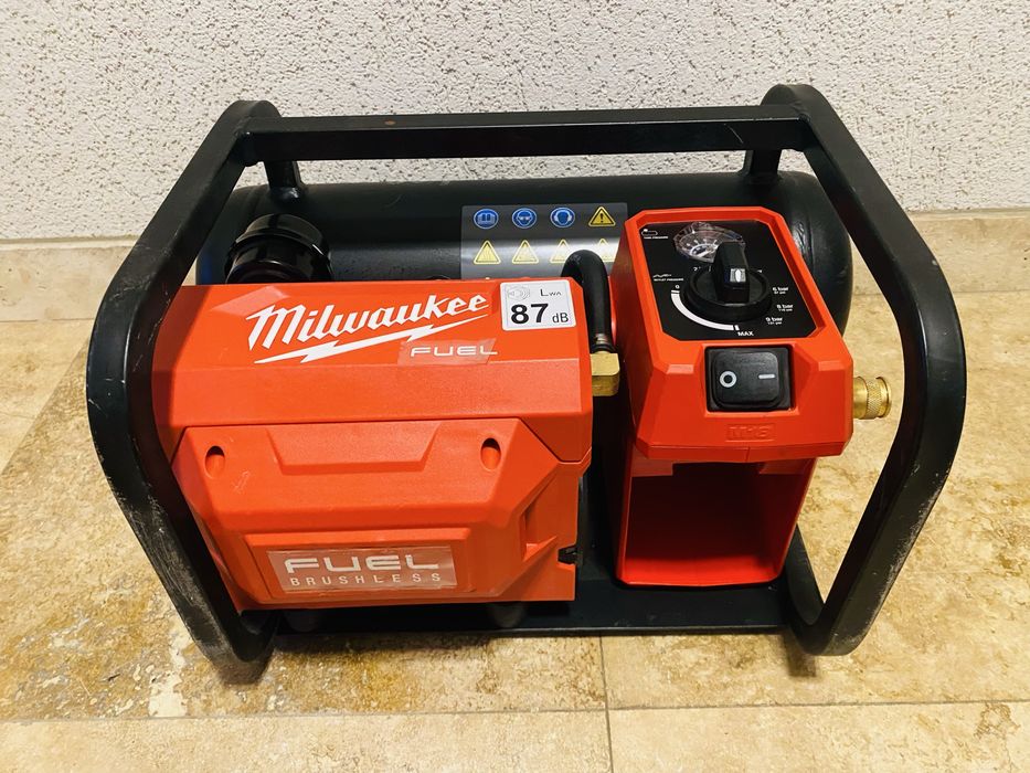 Milwaukee compresor M 18 FAC
