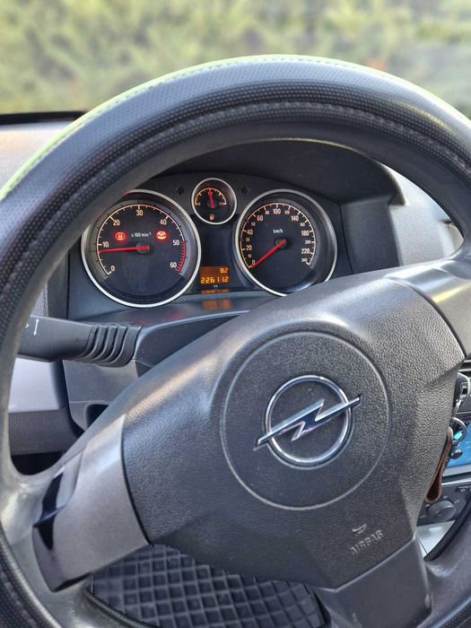 OPEL Astra 2005 — imagine 5
