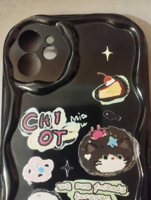 Чехол на iPhone 11.