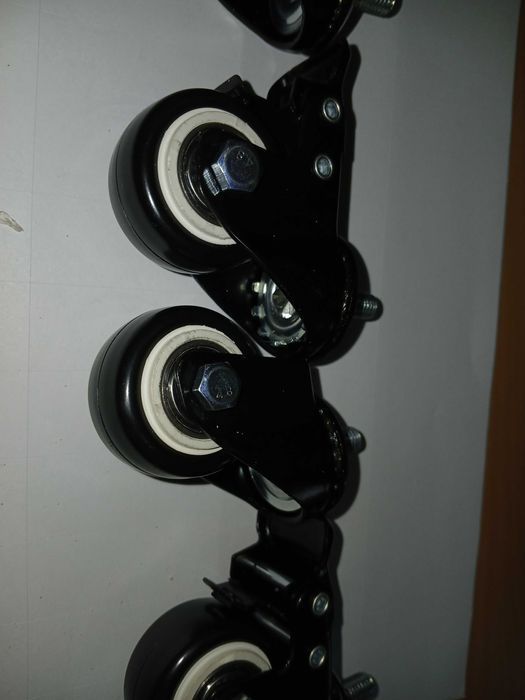 Roti Caster Pivotante 1.46" Grele, Cauciuc - 2 cu Frana, 2 Fara