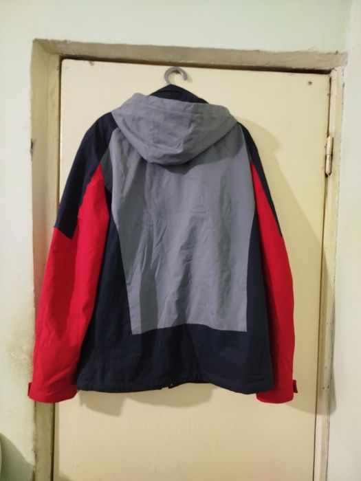 Продам columbia куртку.