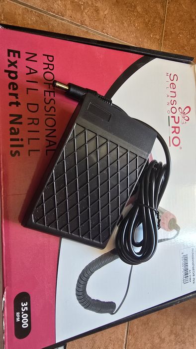 Set complet manichiura: Freza unghii 35000rpm, mini-lampa UV si accesorii