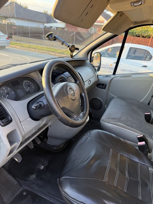 Opel Vivaro 2.0 CDTI 115 Cp + A/C