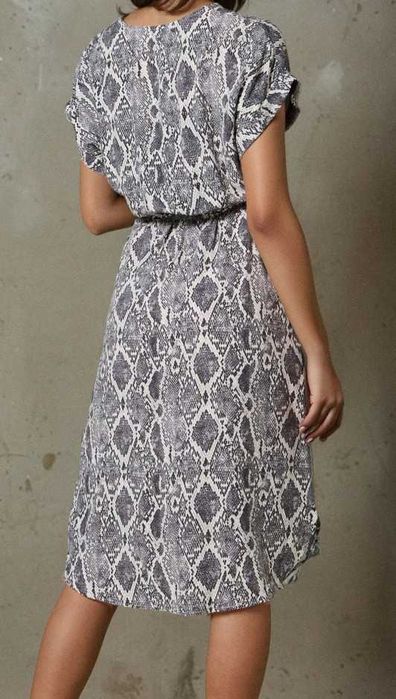 Rochie - Livrarea 5 lei - NOUĂ - midi - vâscoză