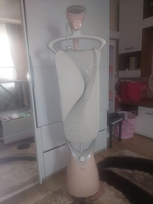 Aparat de călcat pe abur verical
