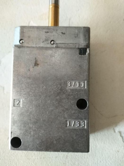 Воздушный электромагнитный клапан FESTO