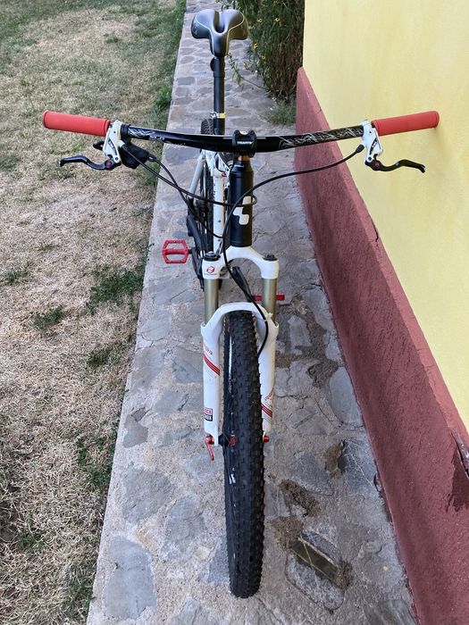 Bicileta Cube AMS 100 pro series full suspenion