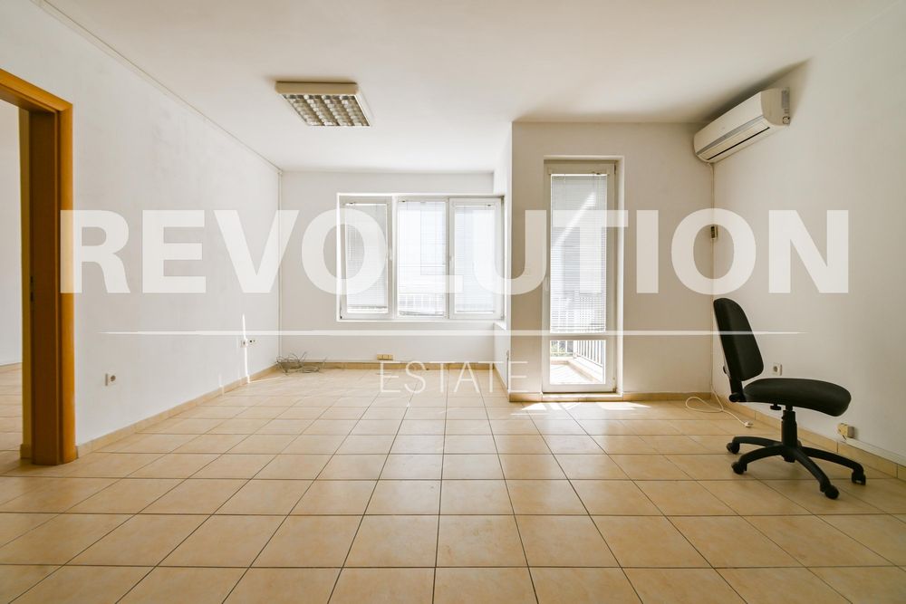 Дава се под наем Двустаен апартамент в София, Зона Б-5 - 60 кв.м за 498.27 € - Снимка #1