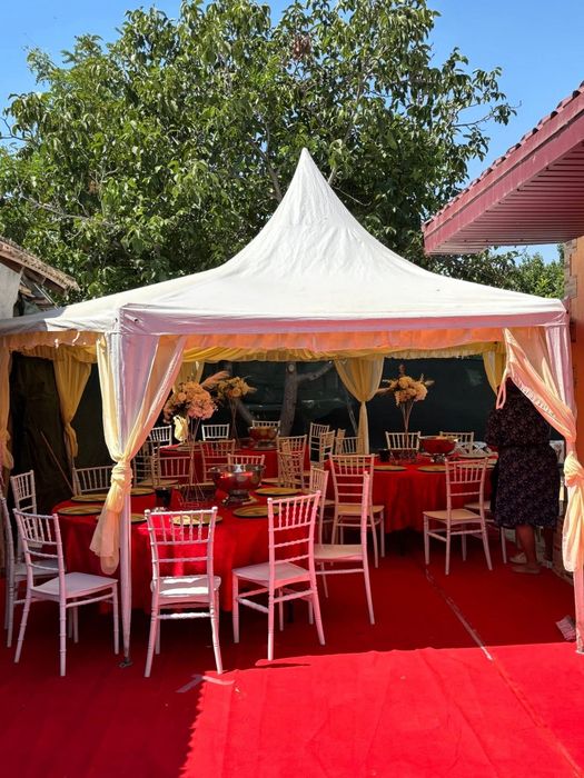Corturi pentru petreceri