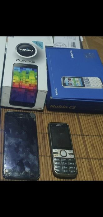 Telefon Smartphone 2 telefoane cu probleme Vonino Zun XS si Nokia C5