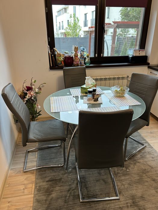 Vand 4 scaune,Mobexpert model Keny .