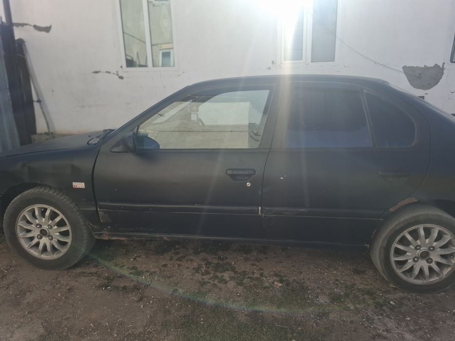 Nissan Primera 1995год 2.0 Инжектор