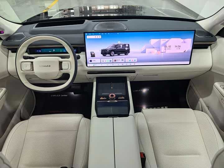 Lynk & Co 900  2.0T Explorer Edition