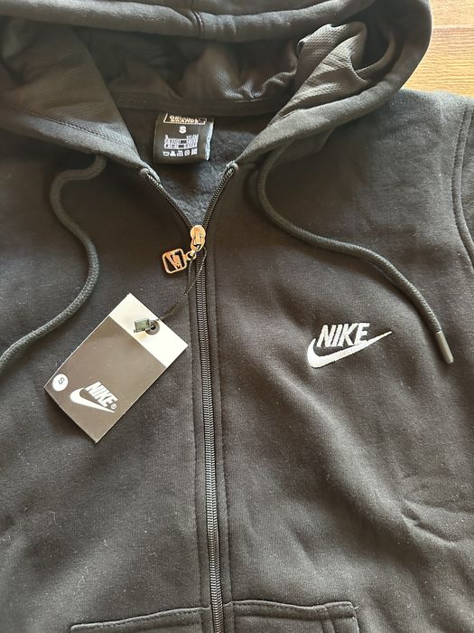 Мъжки,памучен,черен суитчер Nike с топла подплата и бродирано лого