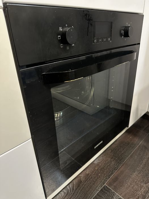 Духовка Samsung