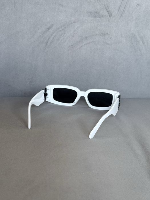 Ochelrai Off White