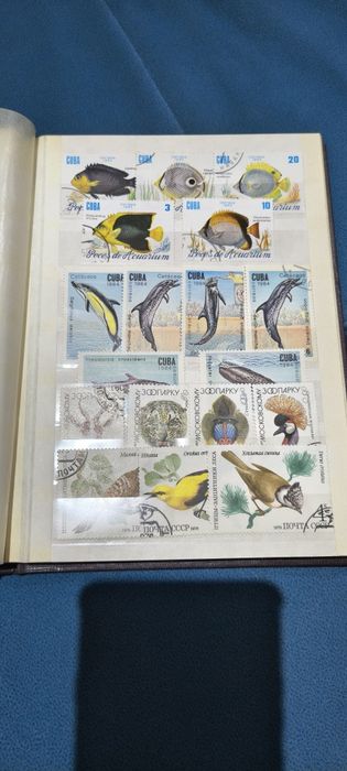 Продавам класьор с марки и монети