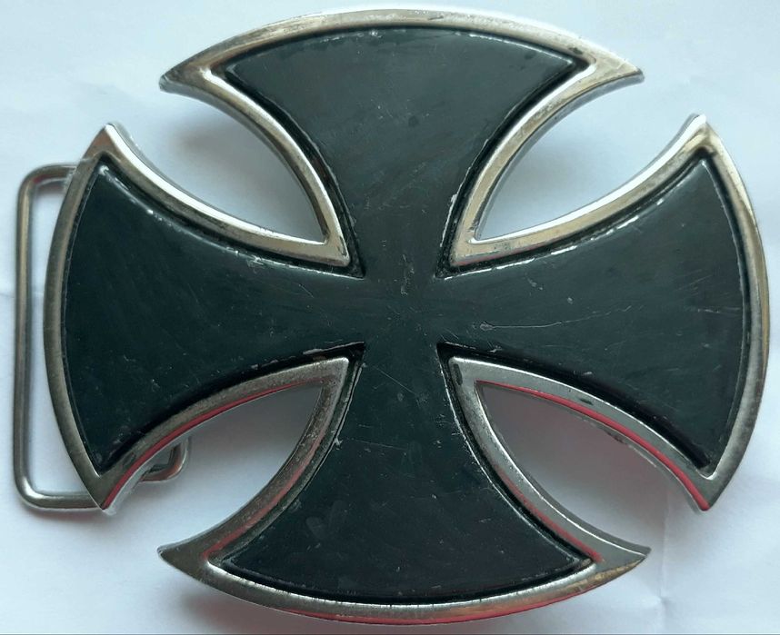 Катарама със Малтийски кръст