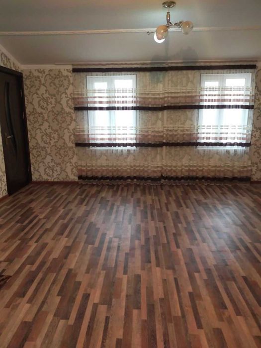 ПРОДАЮТСЯ 2 ДОМА В ОДНОМ ДВОРЕ (на две семьи) в центре Чирчика