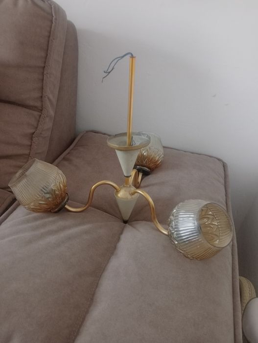 Продам люстры 3 шт