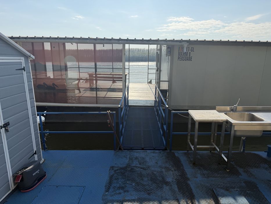 Ponton acostare ambarcatiuni