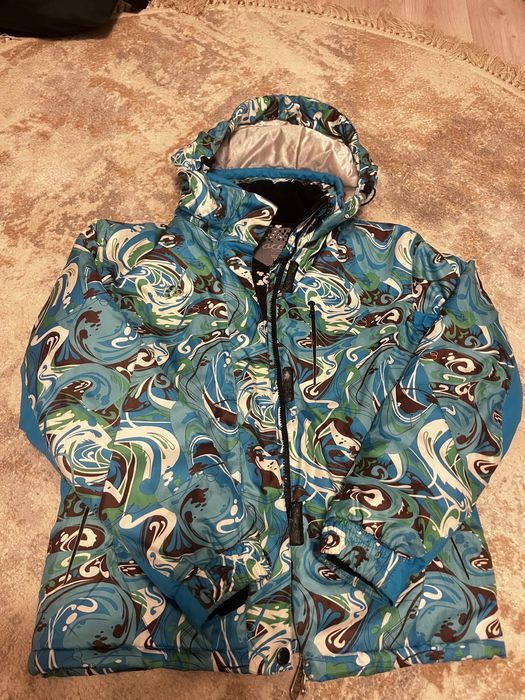 Лыжные куртки 1000 тенге