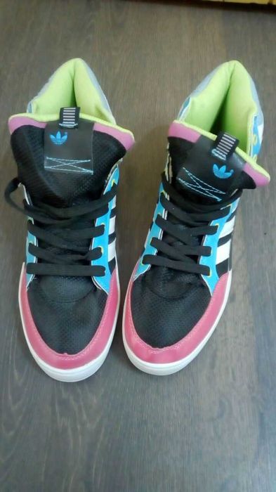 Продаю кроссовки Adidas