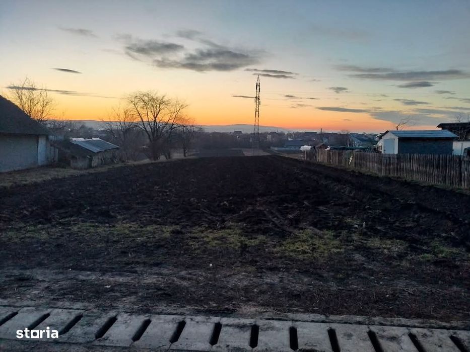 Se vinde teren intravilan 50 ari str Mitocelului Suceava ideal pt hale