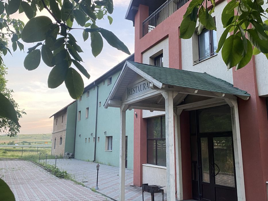 Inchiriez/Vand Hotel Stejeris
