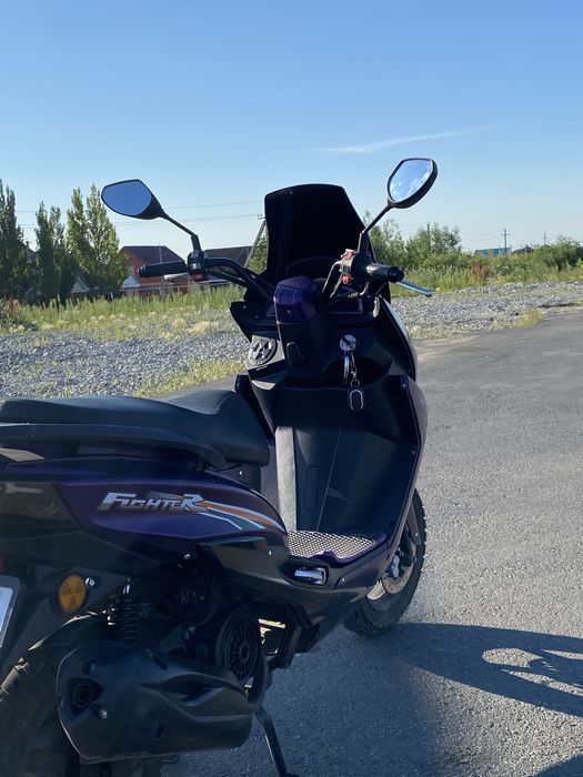 Скутер maxi 180 куб