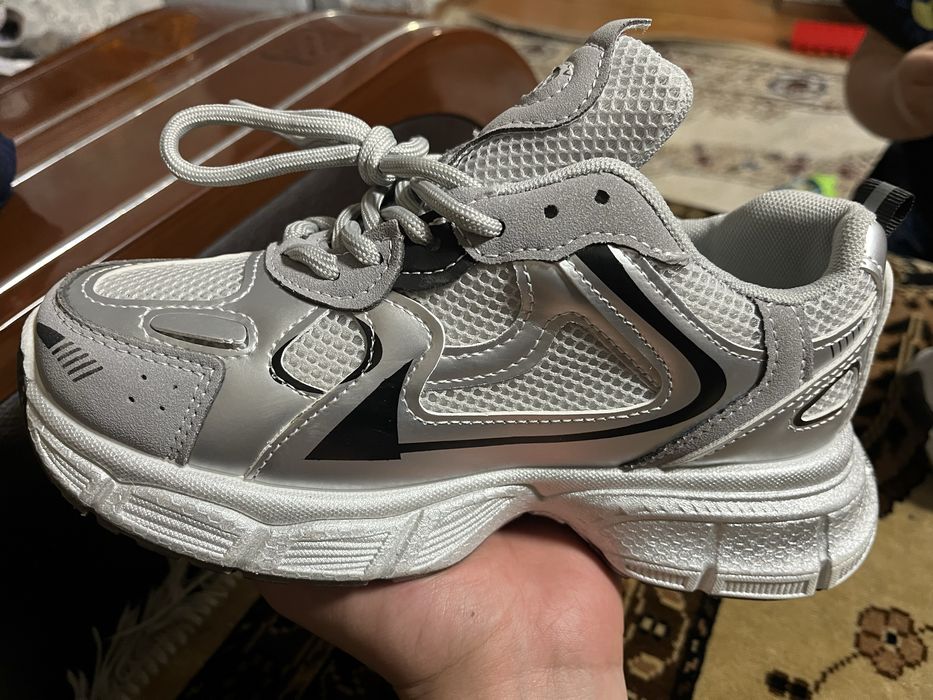 Кросовки женские 37 размер маломерка