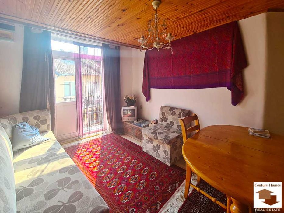 Продава се Къща в Велико Търново, Център - 230 кв.м за 1283 €/кв.м - Снимка #2