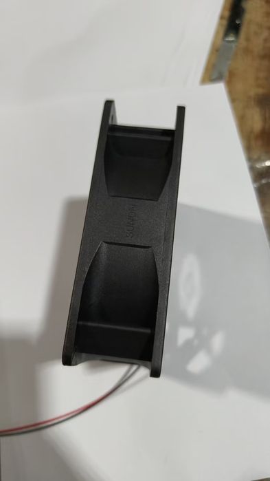 Продам вентилятор SUNON