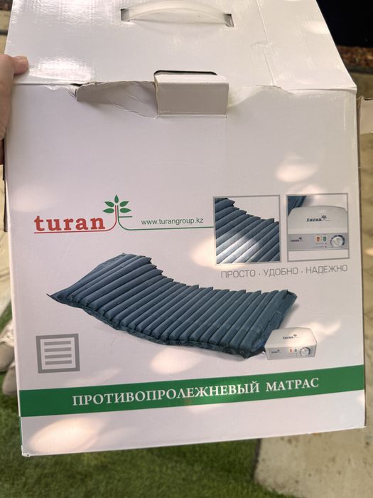 медицинская кровать с матрасом