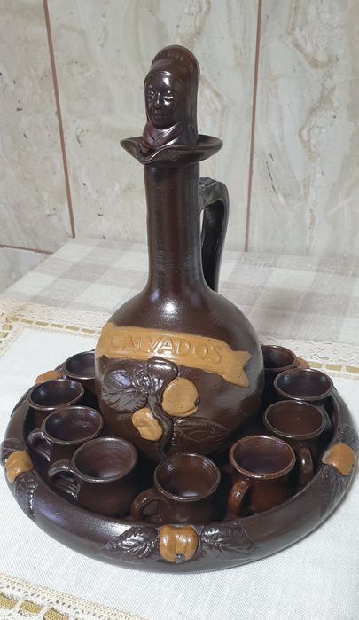 Serviciu complet Calvados din ceramică veche