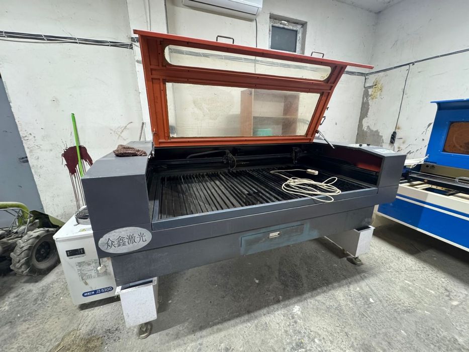 Лазерный  двухголовочный станок !