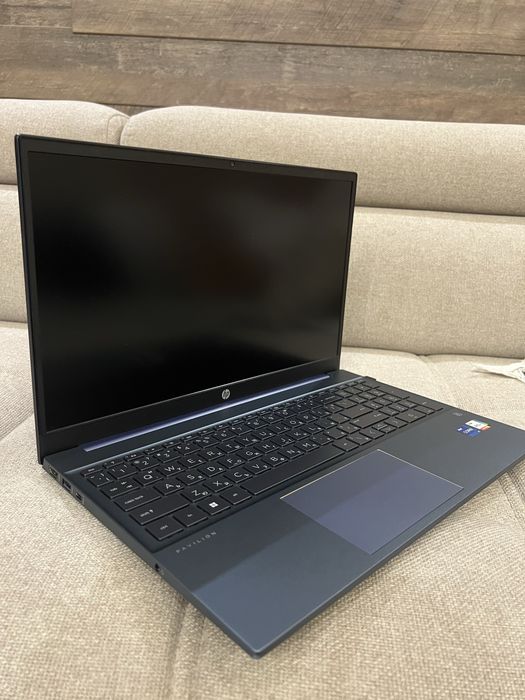 Лаптоп HP Pavilion 15-eg3003nu