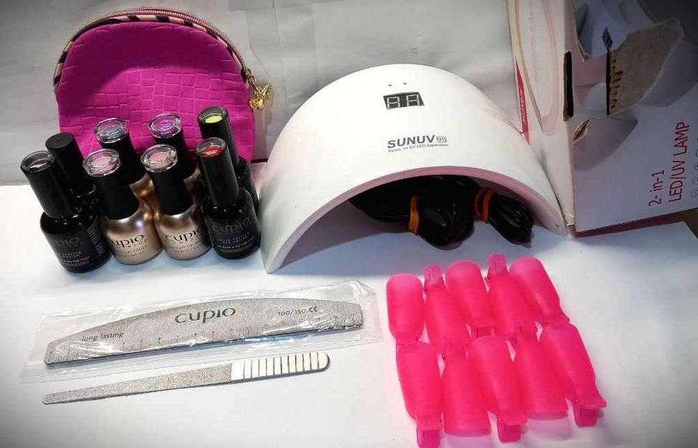 set cosmetic pentru manichiură / pedichiură, ca noi