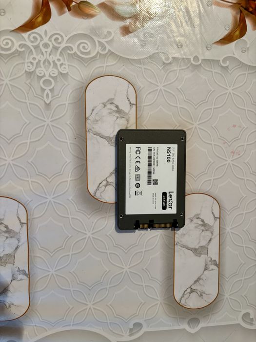 Продам SSD LEXAR 256GB