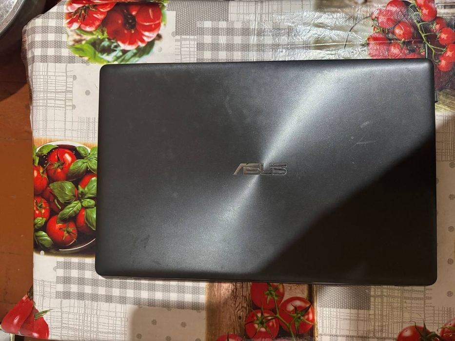 Ноутбук Asus X550C