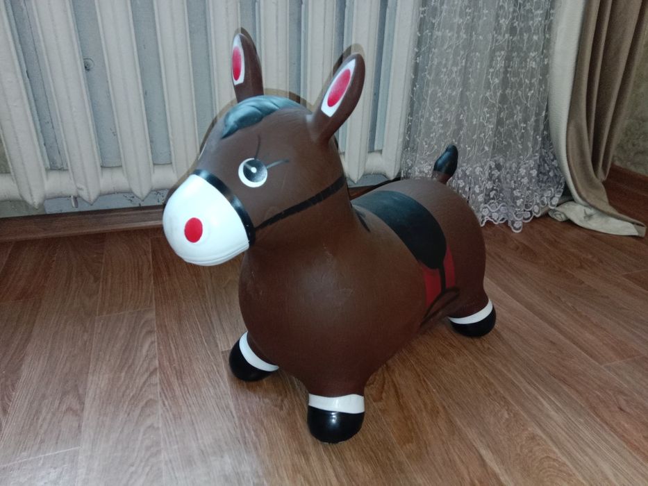 Продам детскую  лошадку